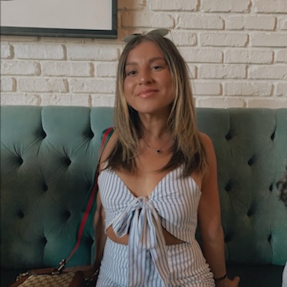 Meet your Posher, Selina - Picture 1 of 1